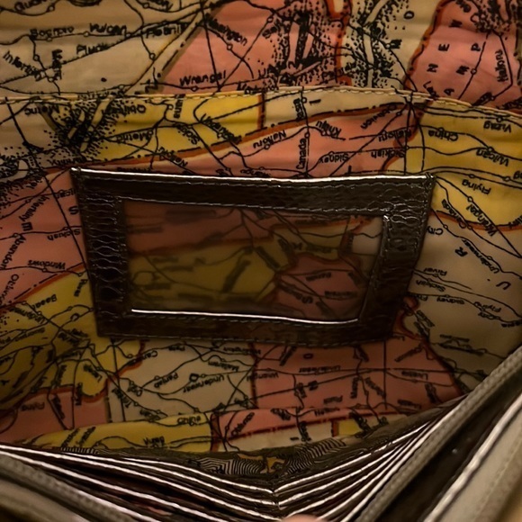 Sharif Original by Sharif Pewter Metallic Leather Crossbody Purse - Picture 9 of 10